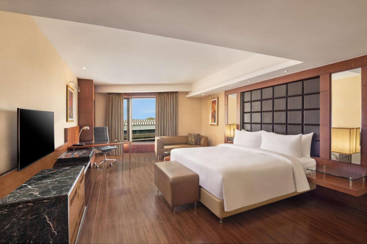 Hotel Radisson Blu Plaza Delhi Airport Nuova Delhi Esterno foto