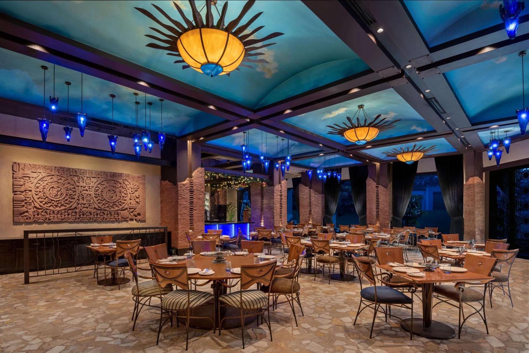 Hotel Radisson Blu Plaza Delhi Airport Nuova Delhi Esterno foto Interior of the restaurant